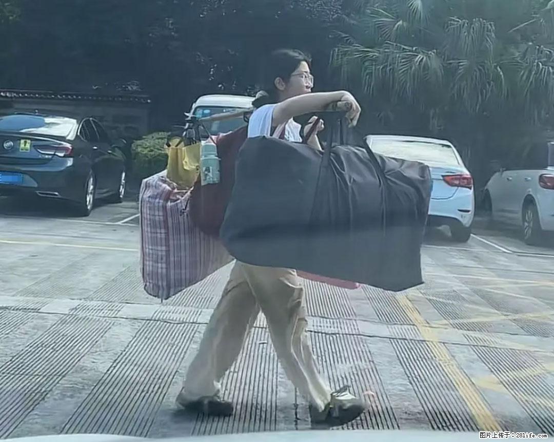 全网追的“扁担女孩”，找了一份暑假工，时薪12元 - 鹤壁生活资讯 - 鹤壁28生活网 hb.28life.net